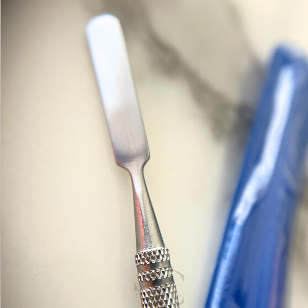 Doppelseitiger Meißel D548 Nagelhautschieber Hufschneider Metall silber