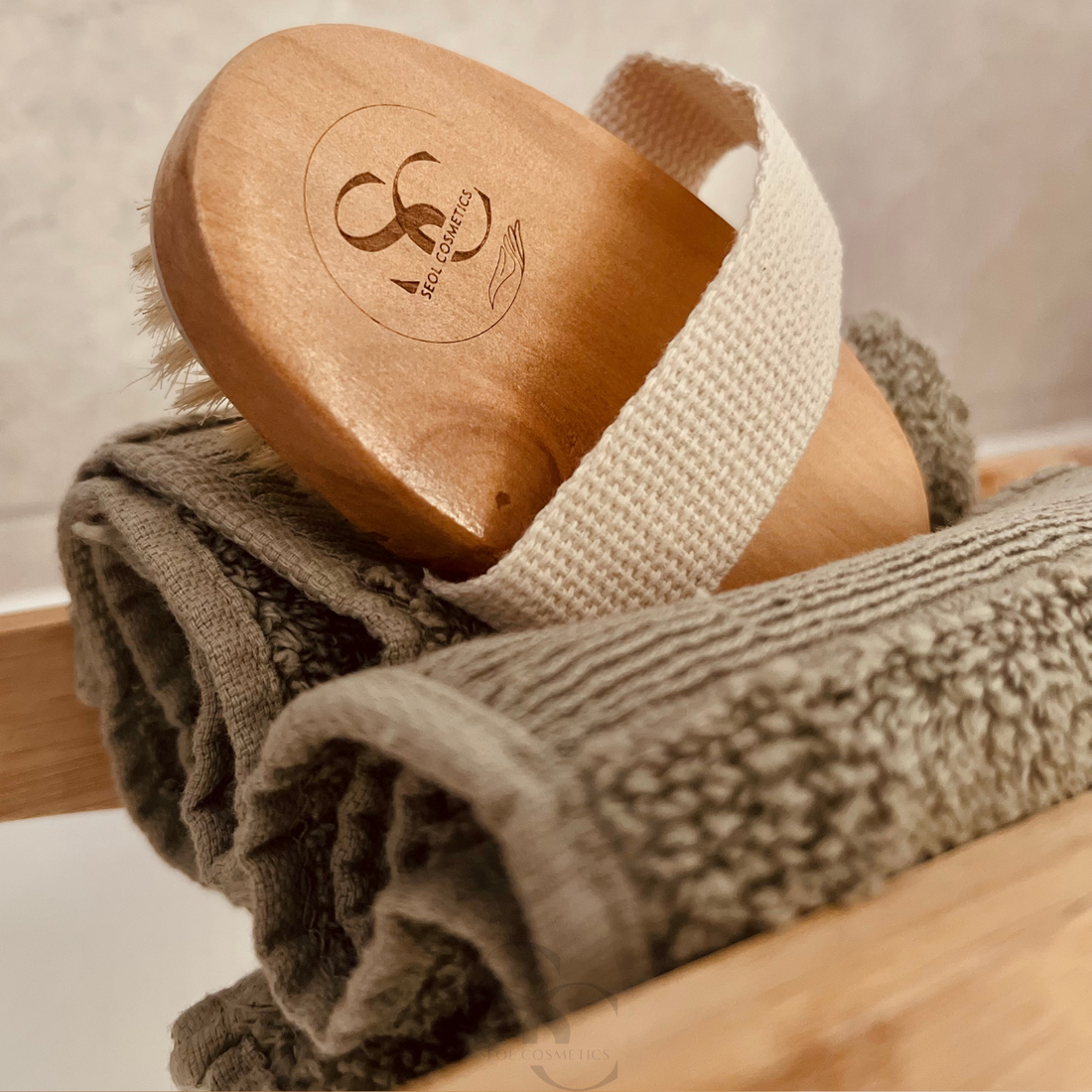 Trockene Körpermassagebürste gegen Cellulite Natural SEOL Cosmetics