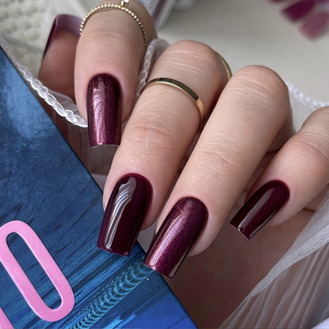 Yoshi UV-Hybrid-Nagellack „167 Pages Of Passion“, 6 ml