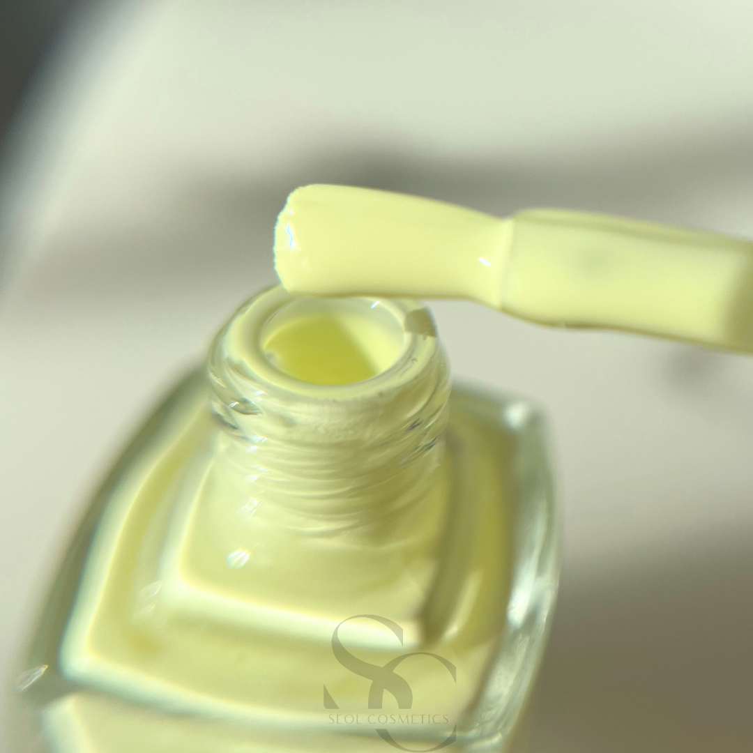 Yokaba Pure Vegan klassischer Nagellack 92 Banana Power gelb 10ml
