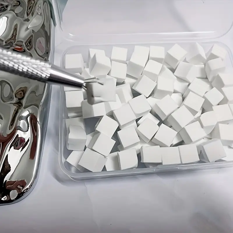 Set mit Mini-Schwämmen für Ombre-Dekorationen Babyboomer weiß 50 Stück 10x10x10mm