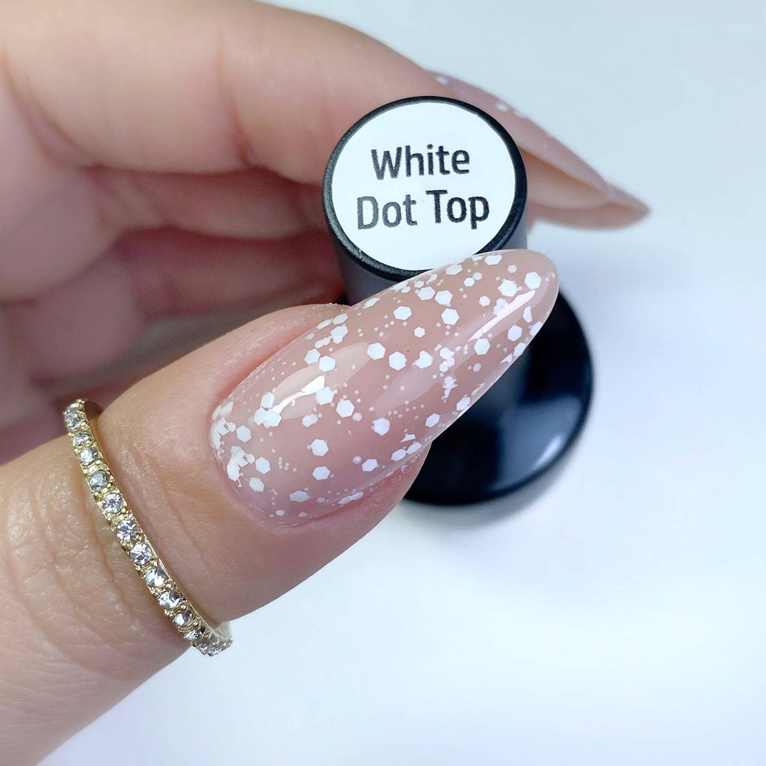 Makear Top Dots White No Wipe Nagellack mit weißen Partikeln, 8 ml