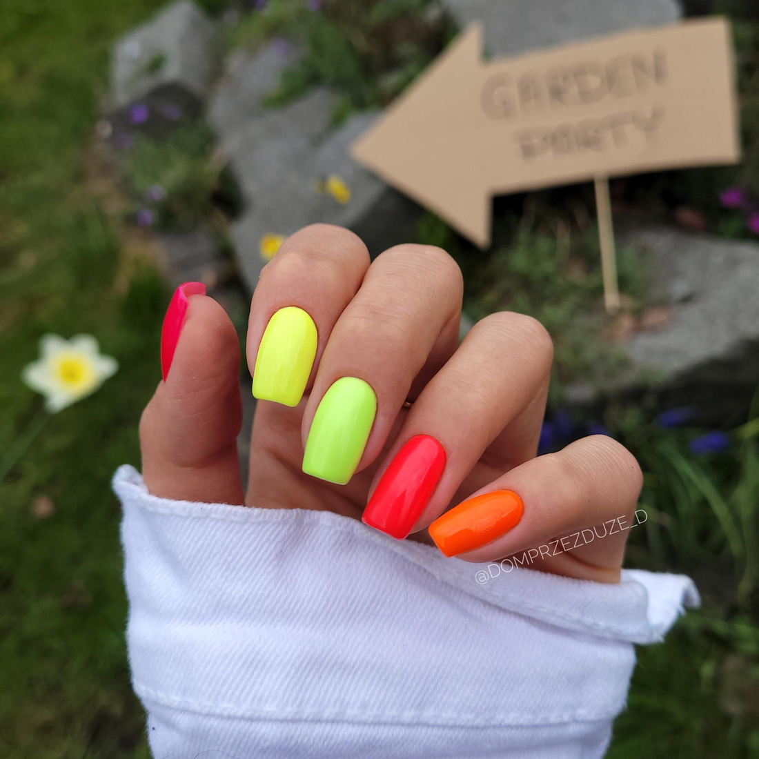 Semilac 571 Neon Strawberry Hybrid-Nagellack, 7 ml
